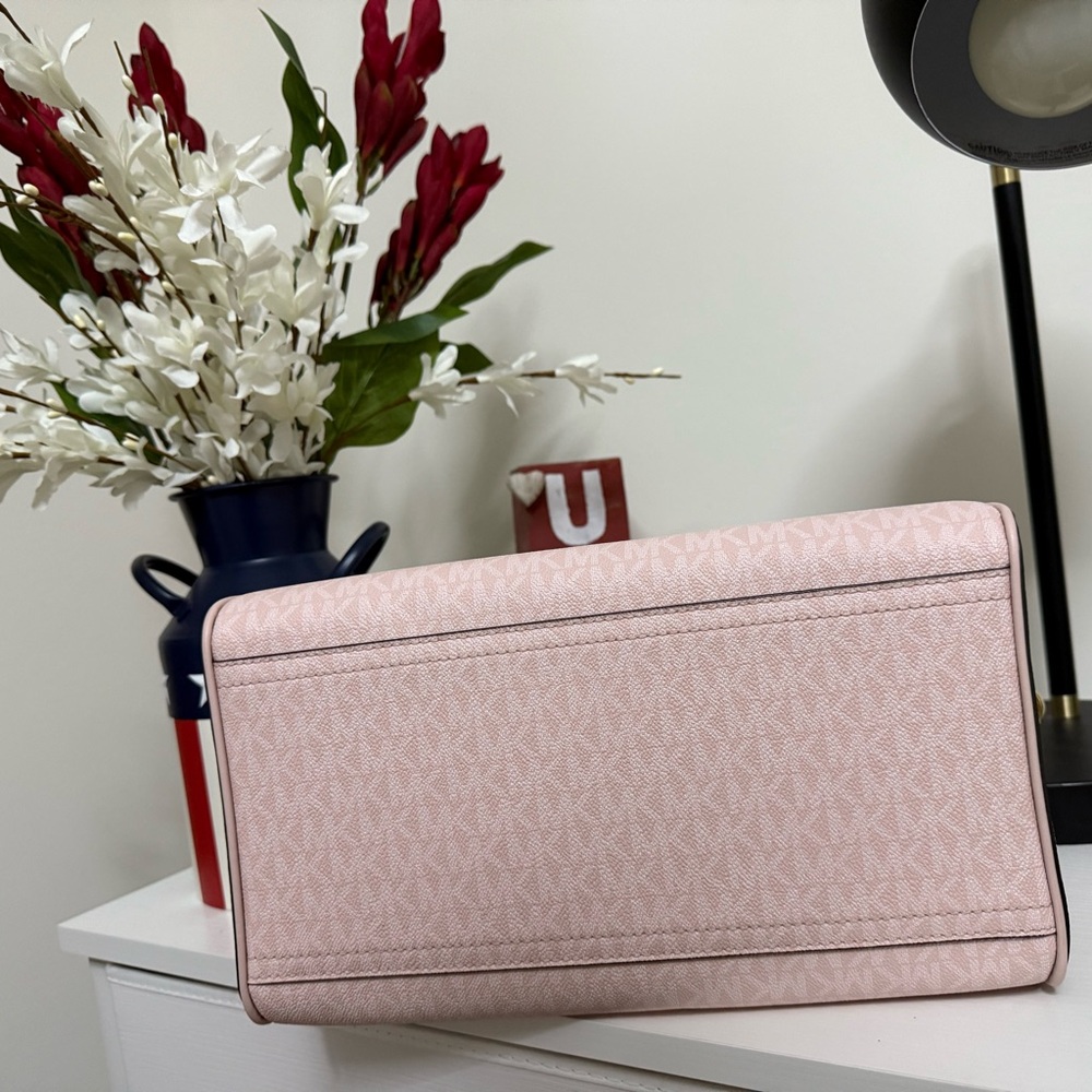 Michael Kors Blush Pink Satchel and Wallet - Picture 3 of 11